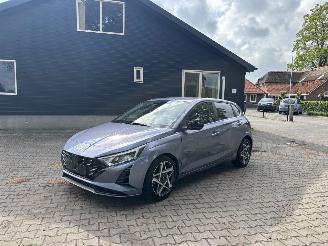 Unfallwagen Hyundai I-20 AUTOMAAT 100 PK  PREMIUM SPORT BOSE NAVI CLIMA CAMERA LED B.J 12-2024 2024/12