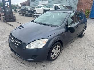 Kia Cee d  picture 1