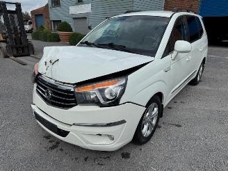 damaged passenger cars Ssang yong Rodius  2016/6