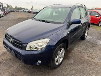 Toyota Rav-4  picture 1