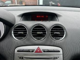 Peugeot 308  picture 14