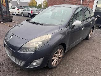 skadebil auto Renault Grand-scenic  2011/6