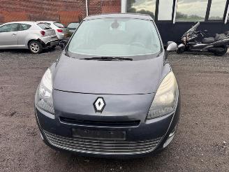 Renault Grand-scenic  picture 2