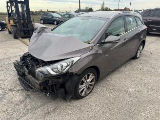 skadebil auto Hyundai I-30  2013/4