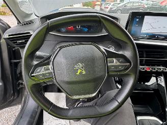 Peugeot 208  picture 30