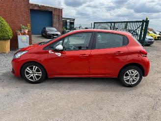 Peugeot 208  picture 8