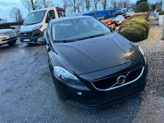 Volvo V-40  picture 2