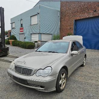 Coche accidentado Mercedes C-klasse C 200 CDI BERLINE 2003/10