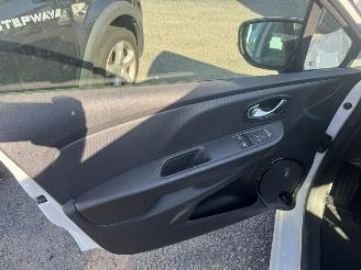 Renault Clio  picture 11