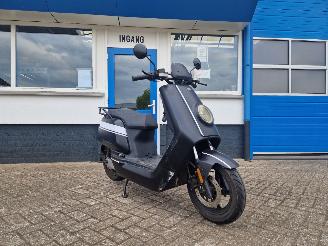 skadebil bromfiets NIU  N1S BROMSCOOTER 2018/8
