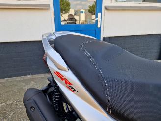 Aprilia  SR GT 200 picture 5