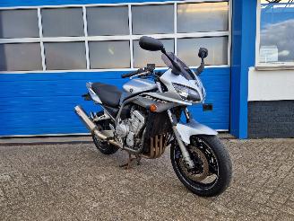 krockskadad bil motor Yamaha  FAZER 1000 FZS 2001/8