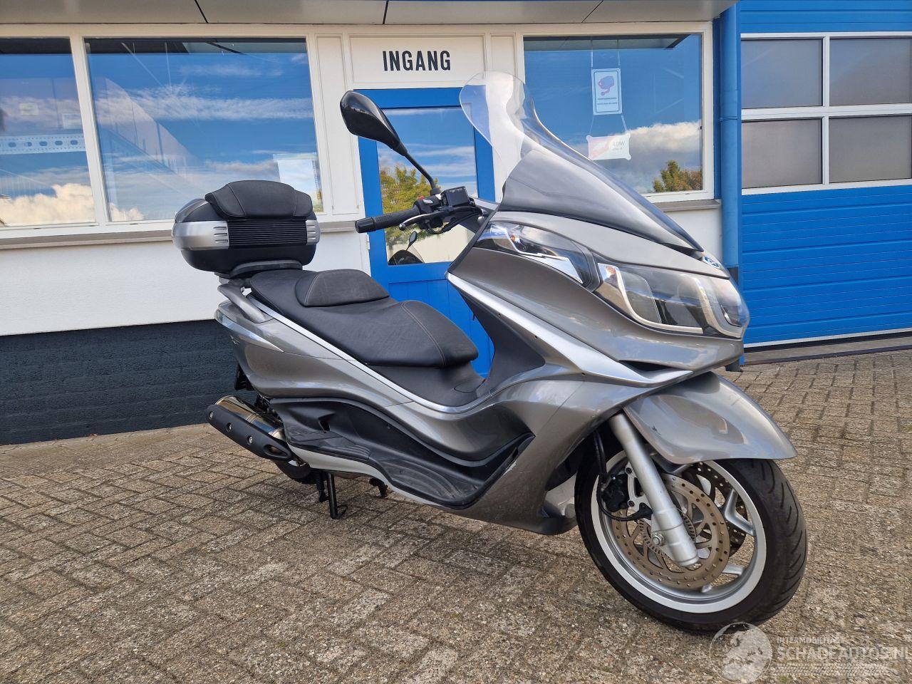 Piaggio X10 X10 500CC MOTOR SCOOTER