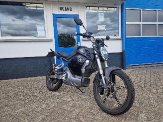 krockskadad bil bromfiets Super Soco  TS 1200 R , BROMFIETS 2020/9
