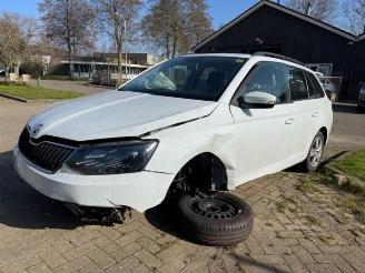 Vrakbiler auto Skoda Fabia Fabia III Combi (NJ5), Combi 5-drs, 2014 / 2022 1.2 TSI 16V Greentech 2017/2