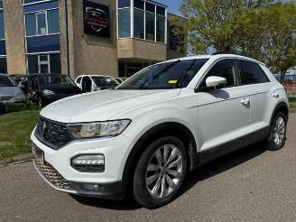 Coche siniestrado Volkswagen T-Roc T-Roc I, SUV, 2017 1.0 TSI 12V BlueMotion 2018