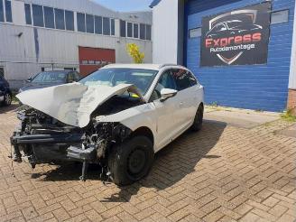 Vrakbiler auto Seat Leon Leon ST (5FF), Combi 5-drs, 2012 / 2020 1.6 TDI Ecomotive 16V 2014/10
