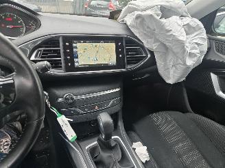 Peugeot 308  picture 14