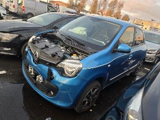 damaged passenger cars Renault Twingo  2017/10