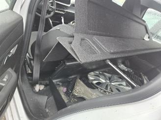 Peugeot 208  picture 12