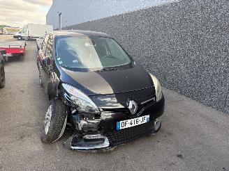 Vaurioauto  passenger cars Renault Scenic  2014/2
