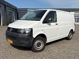 krockskadad bil bedrijf Volkswagen Transporter 2.0 TDI DRF Bestel  Diesel 1.968cc 62kW (84pk) FWD 2009-09/2015-08 (7E; 7F; 7H) CAAA 2013/1