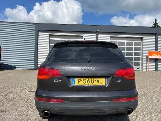 Audi Q7 4.2 picture 5