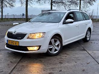 skadebil auto Skoda Octavia 1.6 TDI Greenline 16V Combi/o 4Dr Diesel 1.598cc 81kW (110pk) FWD 2013-05/2020-07  CRKB 2014/10