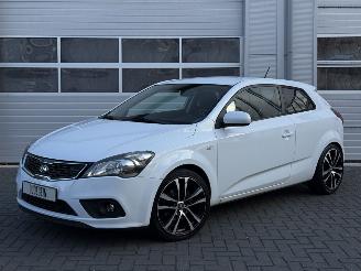 Kia Cee d Pro Cee\'d 1.4 CVVT Seven picture 1