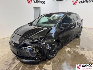 damaged passenger cars Nissan Leaf  2023/2