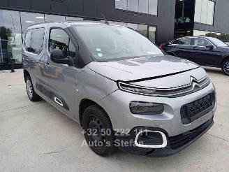 Damaged car Citroën Berlingo FEEL 2023/4