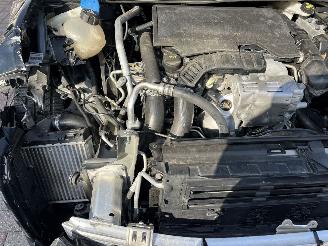 Peugeot 308 308 PureTech 130 EAT8 picture 6