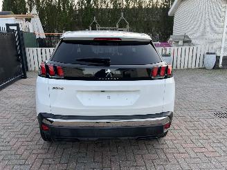 Damaged car Peugeot 3008 1,2 BENZINE 131,PS  AUTOMATIC 2018/7