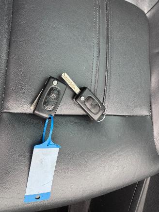 Peugeot 3008 1.6 THP Allure picture 18