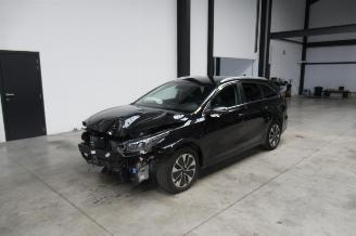 krockskadad bil auto Kia Ceed SW 2024/6