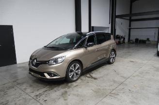 skadebil auto Renault Grand-scenic INTENS 2017/6