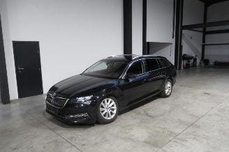 Coche accidentado Skoda Superb STYLE 2019/10