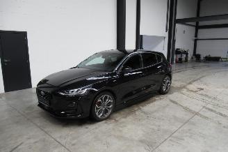 krockskadad bil auto Ford Focus ST-LINE 2025/2