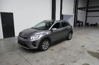 krockskadad bil auto Kia Stonic SEDAN 2024/2