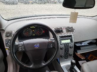 Volvo S-40  picture 9