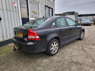 Volvo S-40  picture 4