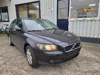 Vrakbiler auto Volvo S-40  2004/2