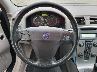 Volvo S-40  picture 8