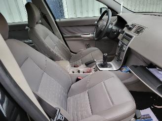 Volvo S-40  picture 11