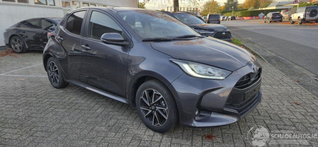 Toyota Yaris 1.5 Hybride* Navigatie*LED*Aluminium velgen*Camera*trekhaak*KeylessGo*