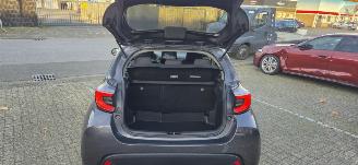 Toyota Yaris 1.5 Hybride* Navigatie*LED*Aluminium velgen*Camera*trekhaak*KeylessGo* picture 8