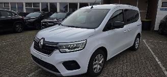 damaged passenger cars Renault Kangoo 1.3 L benzine*5 zitplaatsen*LED* 2024/1