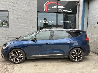 damaged passenger cars Renault Grand-scenic RENAULT SCENIC 1.5D 2018 7 ZIT 2018/6