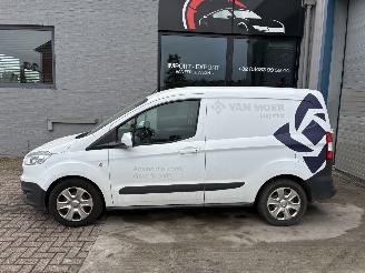 skadebil auto Ford Tourneo Courier FORD TRANSIT COURIER 1.0ECOBOOST 2018/6