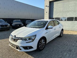 Damaged car Renault Mégane RENAULT MEGANE 1.5D 2016 2016/11